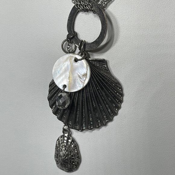 Chico's pendant necklace burnished silver tone with shell pendant chain link 16" - Picture 4 of 13